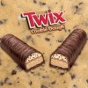 Батончик Twix Cookie Dough Milk Chocolate з карамеллю та шматочками шоколадного печива 38.6г