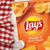 Чипсы Lay's Chips Cheddar & Sour Cream Сыр Чеддер и Сметана 220г