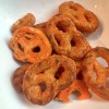 Снеки Cheetos Pretzels Cheddar Крендельки с сыром Чеддер 283г
